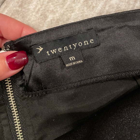 Stunning Cocktail Dress by twentyone - Picture 7 of 9